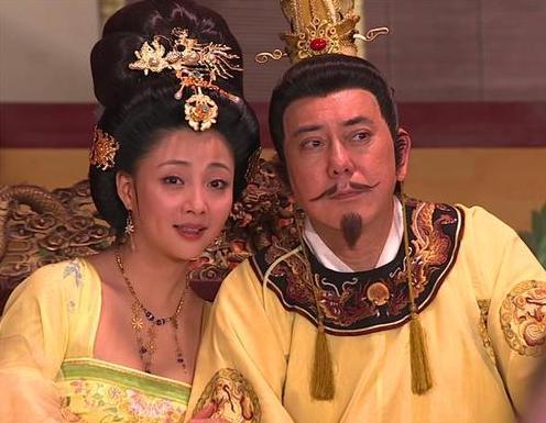 她是心肠歹毒的唐朝第一美人,不但称哥哥为奴才,还毒害亲生父亲?