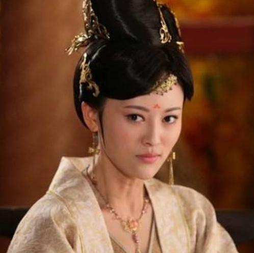 她是心肠歹毒的唐朝第一美人,不但称哥哥为奴才,还毒害亲生父亲?