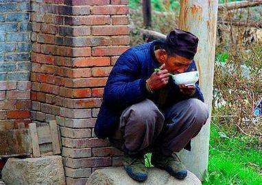 俗话说寡妇门前是非多 那么后半句是什么