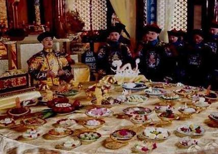 古代皇帝吃饭的排场有多大 一顿饭到底有多少菜呢