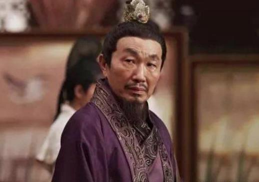 此人嚣张霸道无视皇权，结果却被自己的儿子所杀