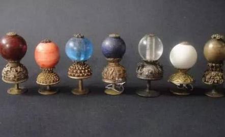 清代官员帽子上珠子有多值钱 这个珠子有什么讲究吗