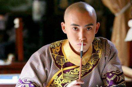 此人是努尔哈赤最看重的接班人，因性格骄纵被圈禁，35岁时被赐死