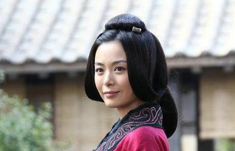 曹操为何会将全部的女儿嫁给汉献帝 此举究竟是为了什么