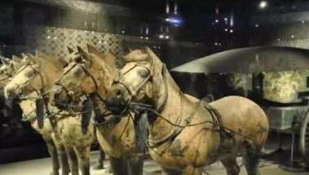 秦始皇铜车马上的伞是什么样的 逆天存在的高科技