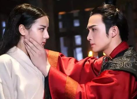 秦始皇死后，后宫全被殉葬，尸骸双腿分开形态诡异