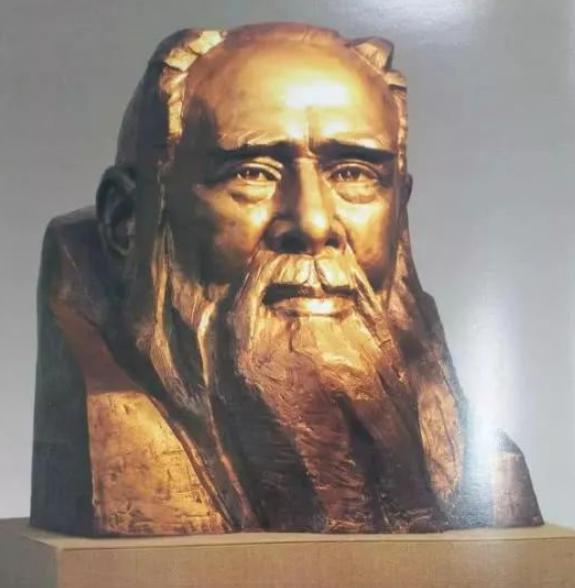 美国总统曾给他打工拎包,死后总理亲自葬八宝山,是真正的黑帮大佬!