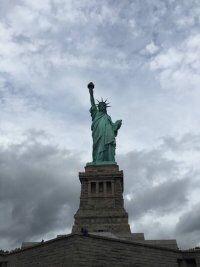 自由女神像简介 铜像的由来及背景是什么样的