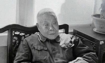 太监是个高危职业!晚上伺候嫔妃鞋子里竟然还要放东西?