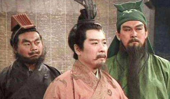 关羽一直戴一顶绿色的帽子,原因是什么