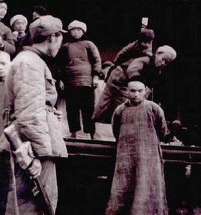 石顶武跟石金鑫是什么关系