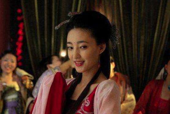 揭秘:哪个朝代官员的夜生活最丰富