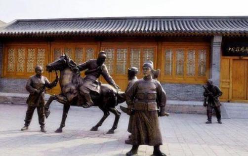 历史朝代的更迭都有同一共性，若是发生朝代必亡！