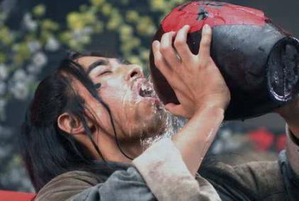 武松醉打蒋门神之前为啥要调戏蒋门神小老婆