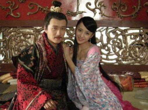 姐妹俩同嫁给皇帝，妹妹宠冠六宫，姐姐成皇后