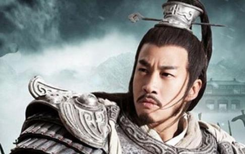 有人差点害死夏侯惇曹操很高兴！曹操和夏侯惇什么关系