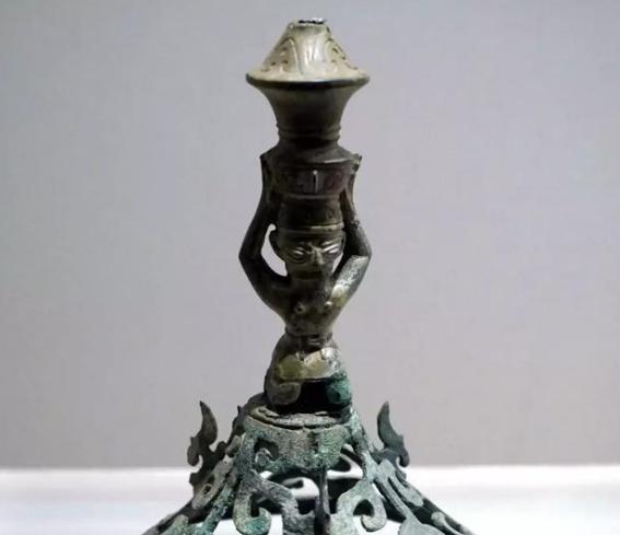 曾灿烂了两千年的古蜀文明，也消失了两千年