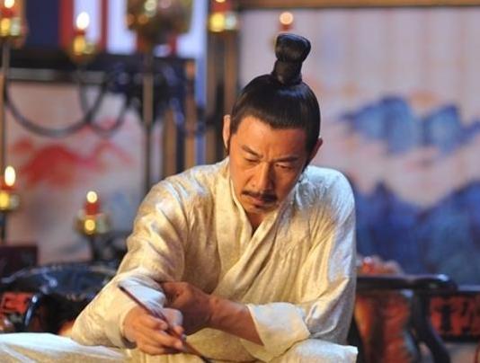 李世民继位后，谁第一个反叛的