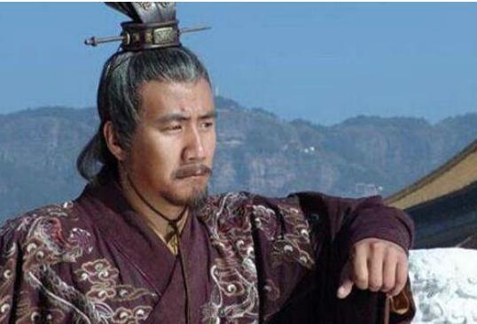 朱元璋用膳时发现盘中有头发，厨子说了一番话后还被重赏