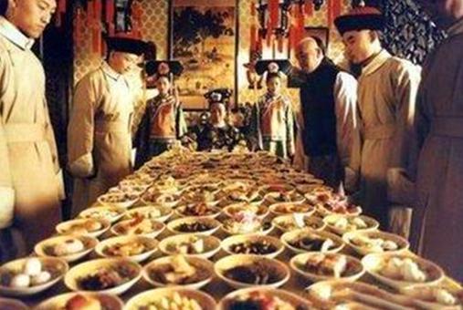 慈禧生活十分奢侈，顿顿鸡鸭鱼肉，但有一样却不敢碰！