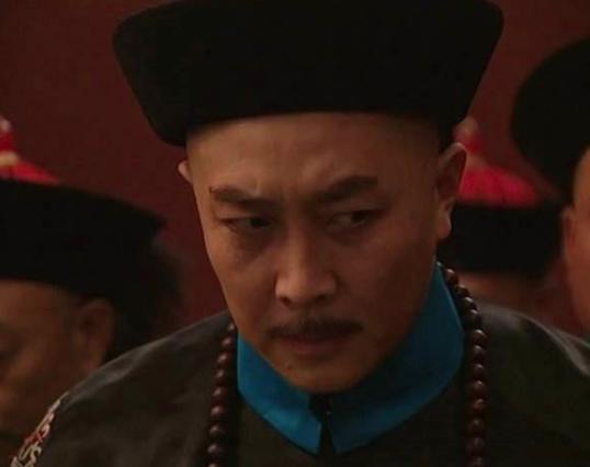 大师说皇孙命犯桃花，皇帝：立他为储君