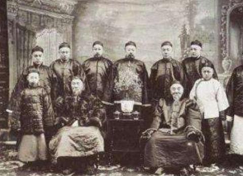 顾命八大臣出现于什么时候