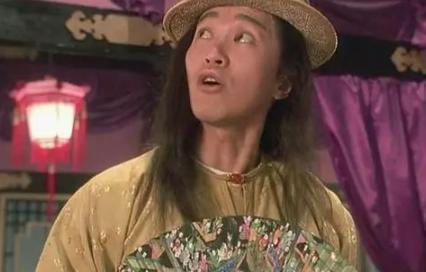 清朝一富家少爷身患怪病，请名医诊治，名医进屋就说：拿马桶过来