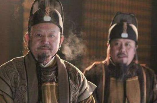 他是当朝宰相却受人鄙视,皇帝居然安排他去扫茅厕