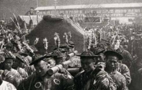 慈禧死后发生了什么怪事