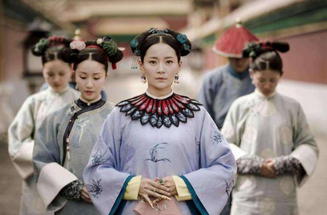 诚嫔与甄嬛是什么关系