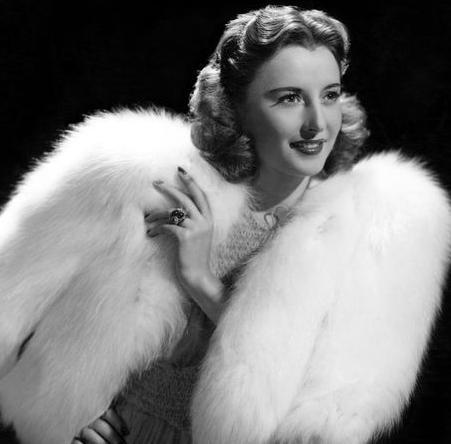 芭芭拉&middot;斯坦威克的演艺经历是什么样的 有关于她的获奖纪录及评价有哪些