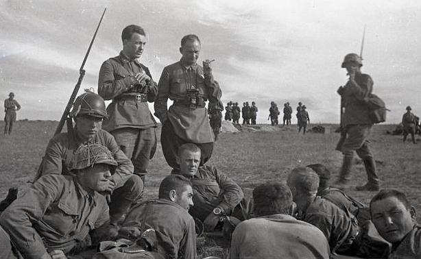 二战时真的是苏联的寒冬赶走了德国吗