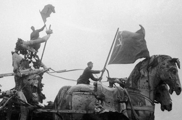 二战时真的是苏联的寒冬赶走了德国吗