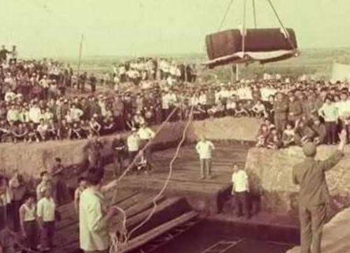 春秋古墓中挖掘出奇怪文物,至今未发现用途