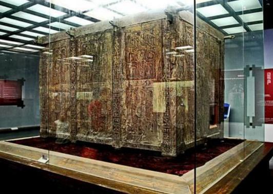 春秋古墓中挖掘出奇怪文物,至今未发现用途