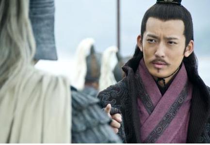 曹操有八虎骑,孙权有兄弟相帮,刘备为何没有宗亲相助?