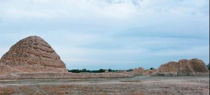 具有东方金字塔之称的墓地:西夏王陵