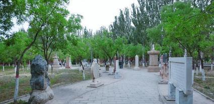 具有东方金字塔之称的墓地:西夏王陵