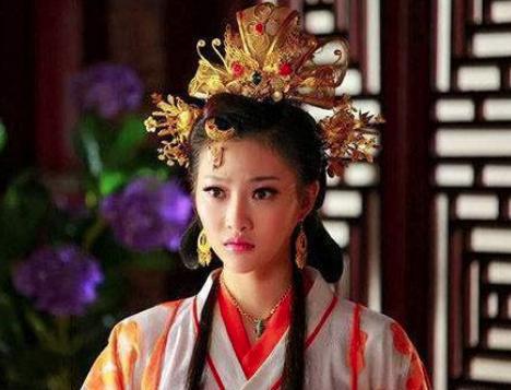 她被父亲逼嫁给乞丐，后来成为掌管后宫的郭宁妃