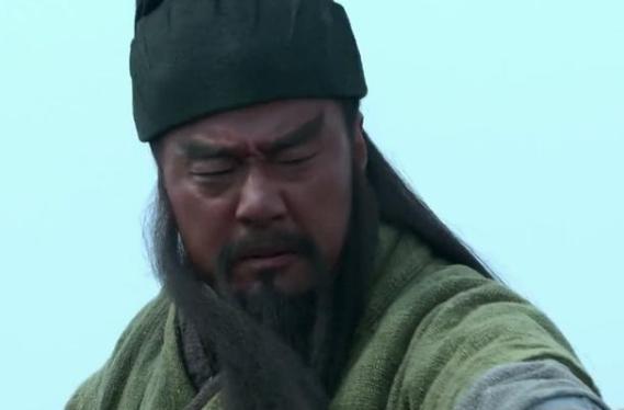 三英战吕布刘备如果不出手其他两人是吕布的对手吗