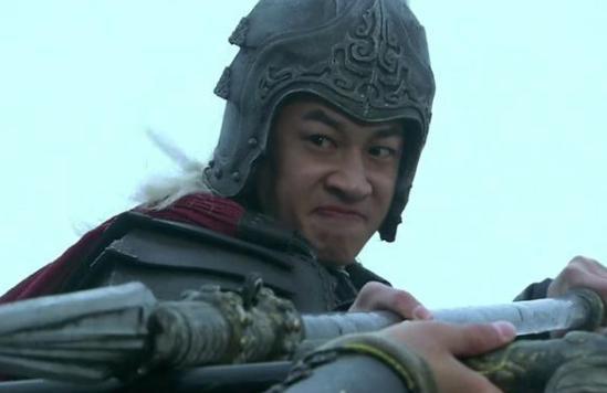 三英战吕布刘备如果不出手其他两人是吕布的对手吗