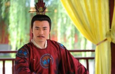 此女命运坎坷成王妃后流落民间，儿子长大之后找了她一生！