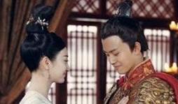 此女命运坎坷成王妃后流落民间，儿子长大之后找了她一生！