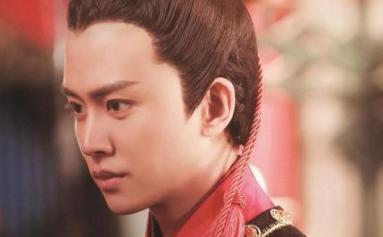 此女命运坎坷成王妃后流落民间，儿子长大之后找了她一生！