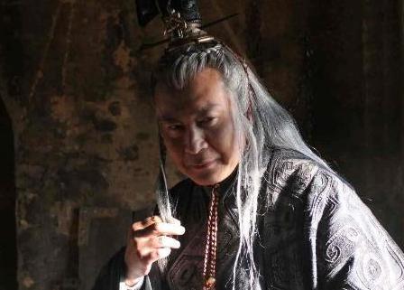 他是我国历史上最败家的富二代 偌大的一代帝国败在他的手里