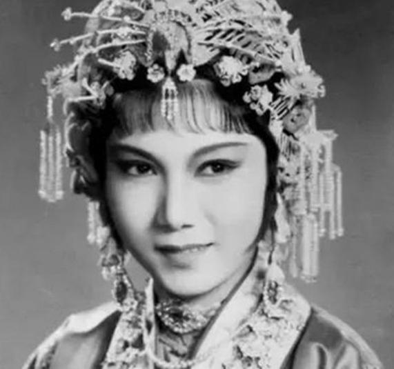 盘点民国时期携手到老的姻缘，朱梅馥是因她宽容