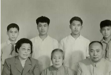 周纯全的子女现在在哪