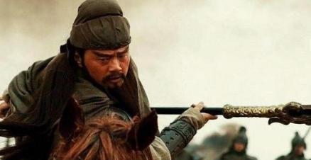 关羽斩颜良诛文丑，为何不敢单挑吕布