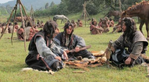 大禹传位给儿子夏启，背后的原因是什么