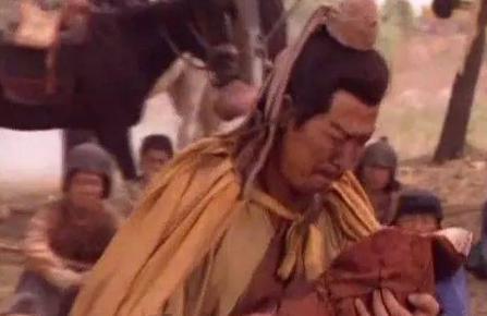 刘备摔阿斗的是出于什么目的 他的真正用意到底是什么样的